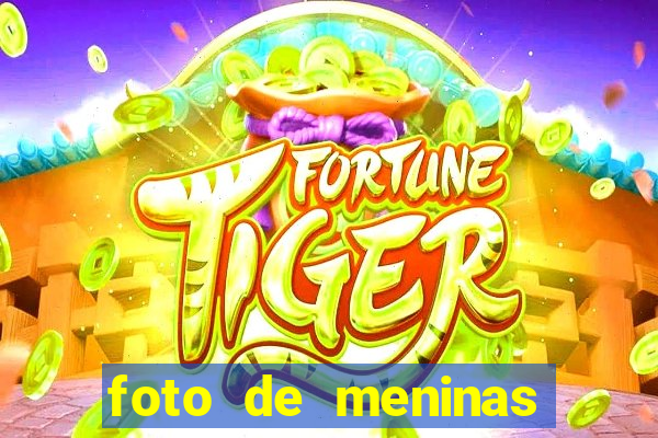 foto de meninas cacheadas fake
